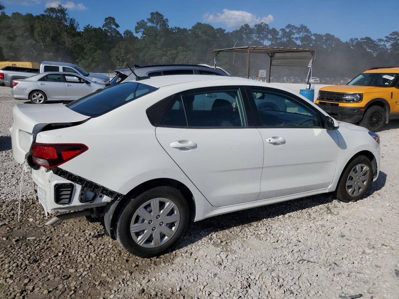 Изображение 3 2023 KIA RIO LX 2023 с VIN 3KPA24AD8PE574161