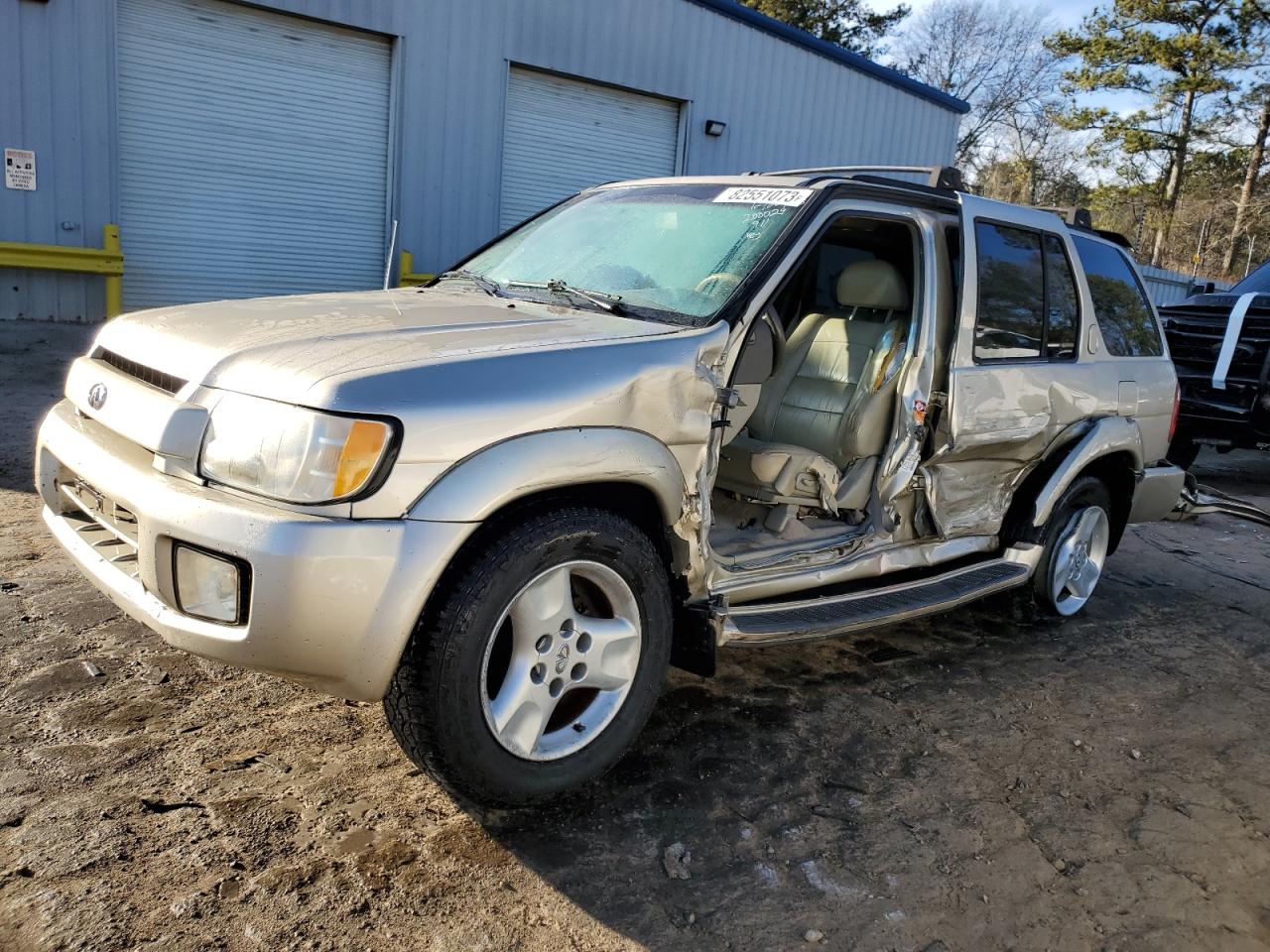 Image 1 of 2001 INFINITI QX4  2001 with VIN JNRDR09X61W200029