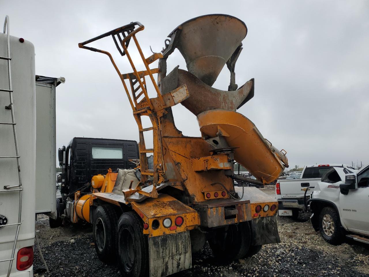 Obraz 3 z 2015 VOLVO VHD  2015 z VIN 4V5KC9DF2FN192262