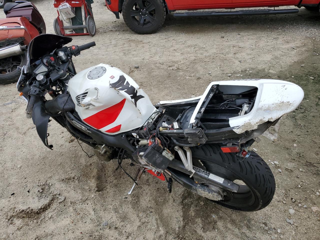 Image 3 of 2001 HONDA CBR600 F4 2001 with VIN JH2PC35071M209009
