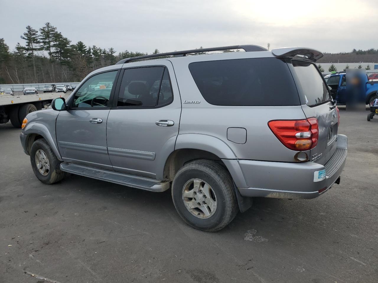 Image 2 of 2002 TOYOTA SEQUOIA LIMITED 2002 with VIN 5TDBT48A92S114907