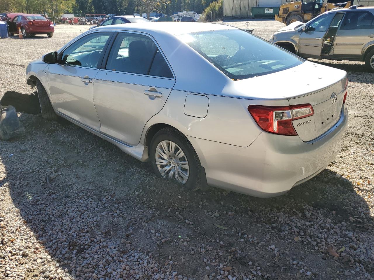 Obraz 2 z 2014 TOYOTA CAMRY L 2014 z VIN 4T1BF1FK3EU847886