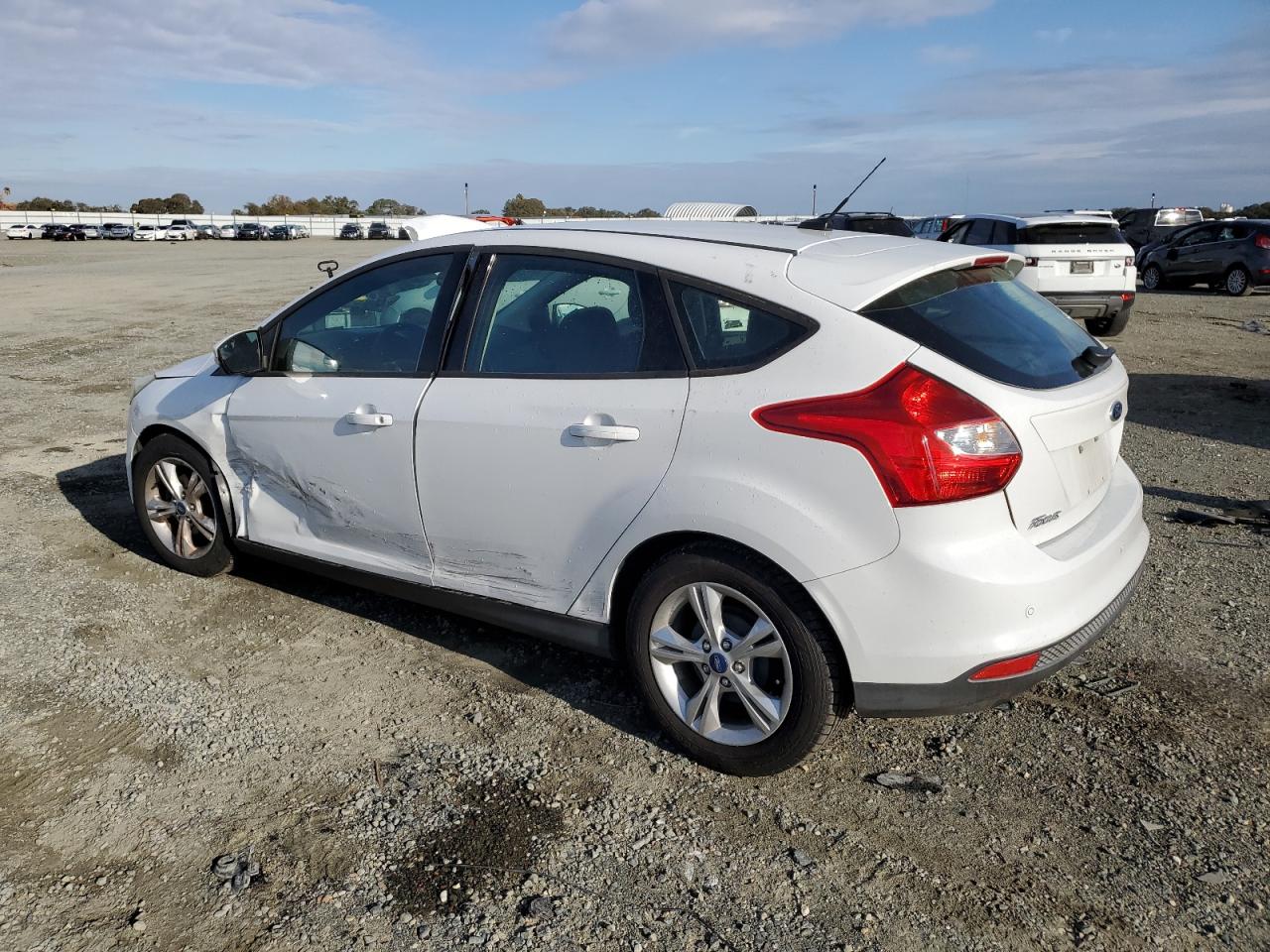 Image 2 of 2013 FORD FOCUS SE 2013 with VIN 1FADP3K25DL223772