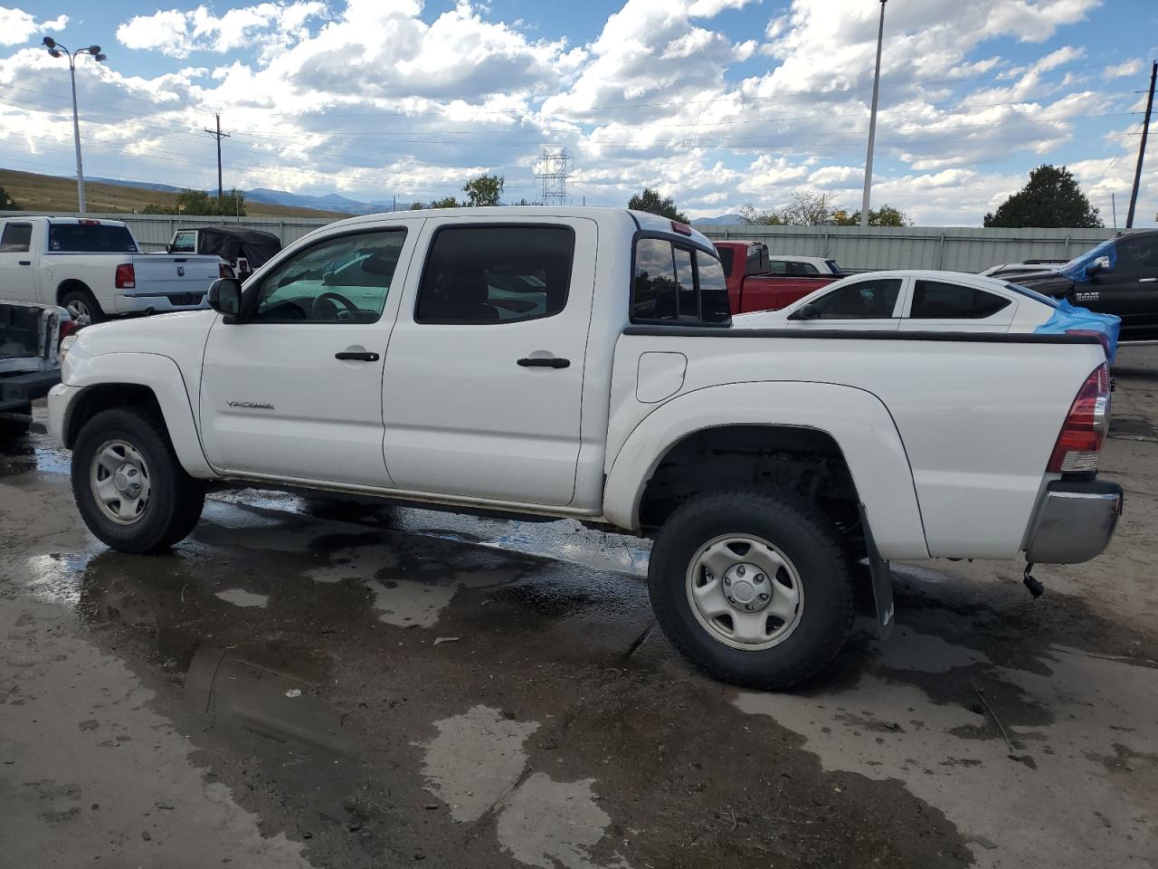 Image 2 of 2012 TOYOTA TACOMA DOUBLE CAB 2012 with VIN 3TMLU4EN8CM085281