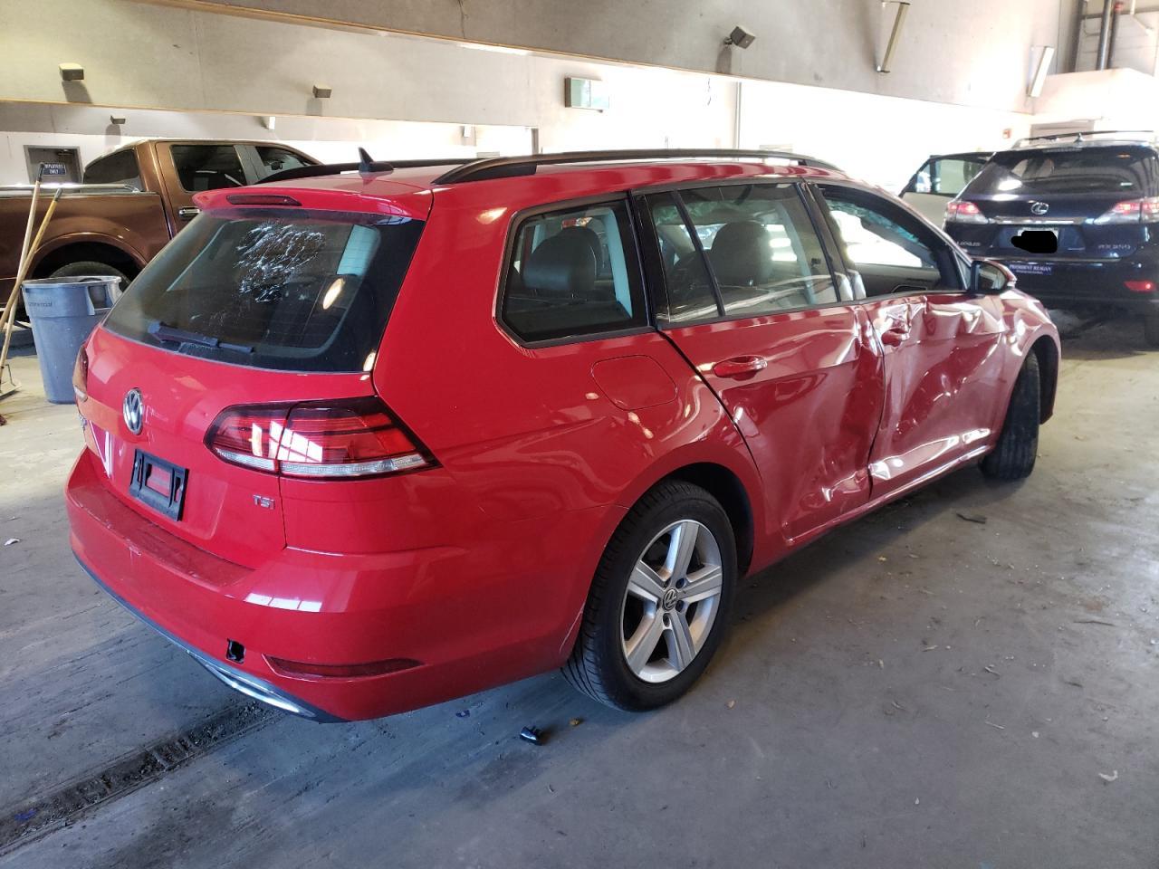 Obraz 3 z 2018 VOLKSWAGEN GOLF SPORTWAGEN S 2018 z VIN 3VWD17AU3JM753316