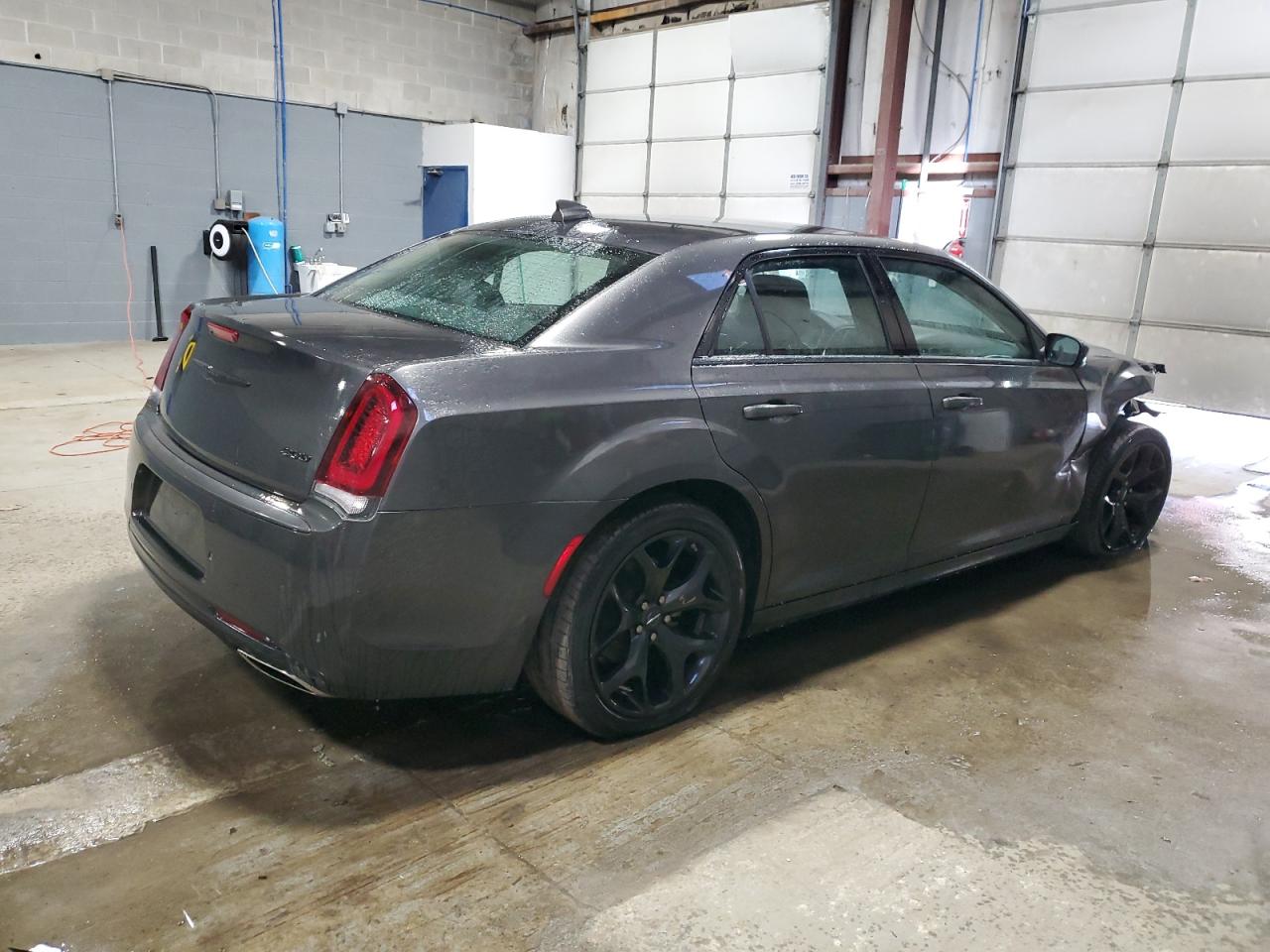 Image 3 of 2022 CHRYSLER 300 TOURING L 2022 with VIN 2C3CCADG5NH236863