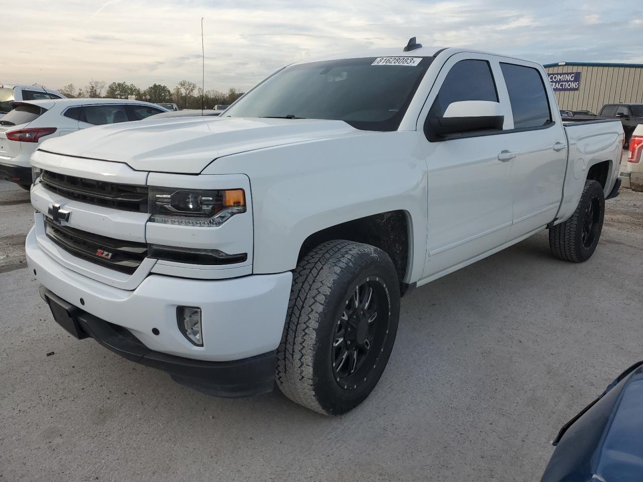 Image 1 of 2018 CHEVROLET SILVERADO C1500 LT 2018 with VIN 3GCPCREC7JG592944