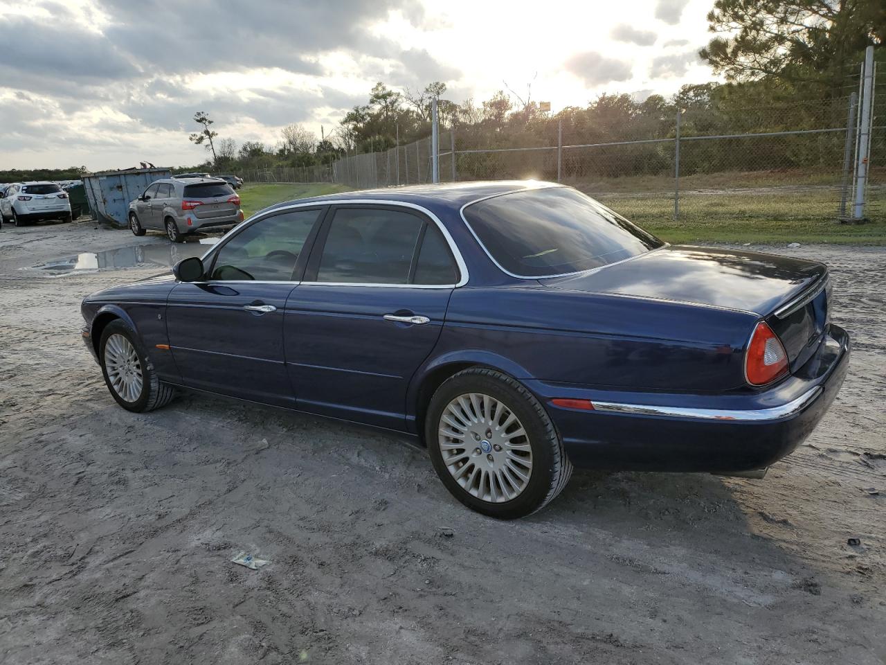 Obraz 2 z 2004 JAGUAR XJ8  2004 z VIN SAJWA71C34SG27850