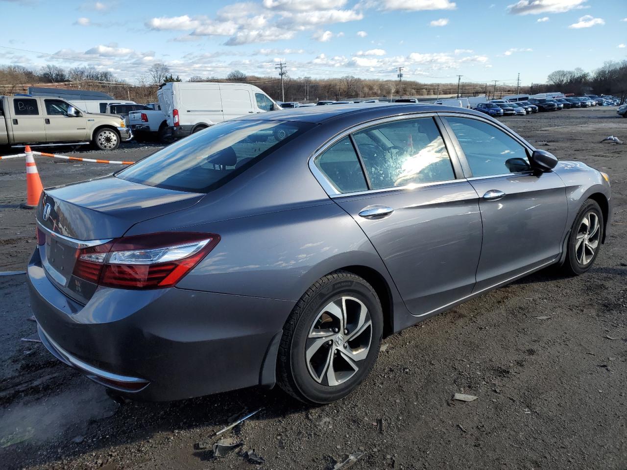 Изображение 3 2017 HONDA ACCORD LX 2017 с VIN 1HGCR2F34HA128944