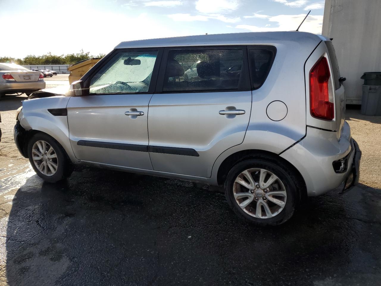 Obraz 2 z Kia Soul 2013 z VIN KNDJT2A68D7765416