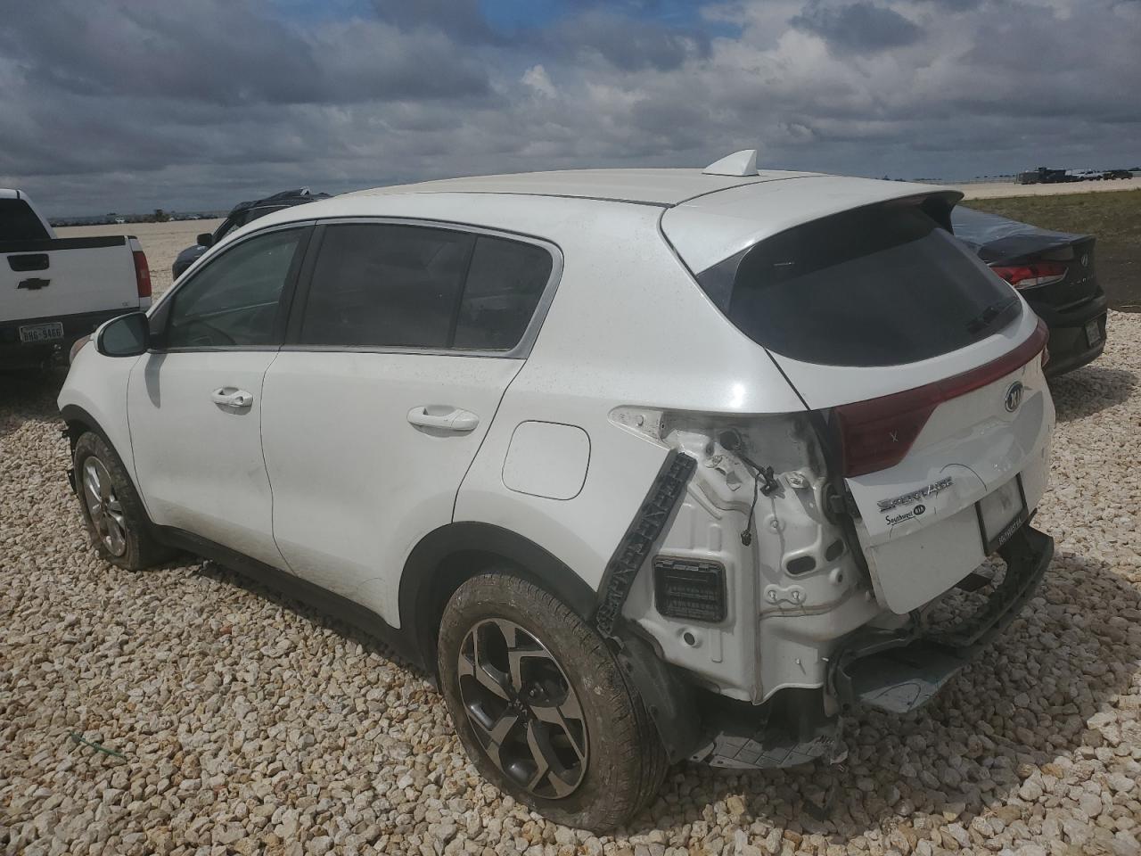 Изображение 2 2022 KIA SPORTAGE LX 2022 с VIN KNDPM3AC1N7956843