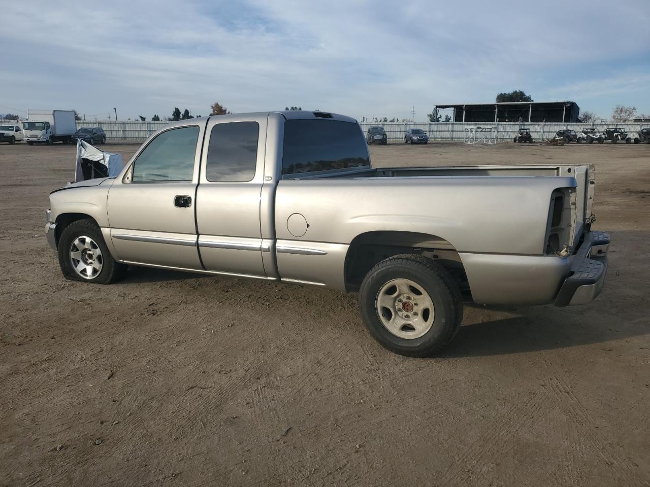 Image 2 of 2001 GMC NEW SIERRA C1500 2001 with VIN 2GTEC19T611252907
