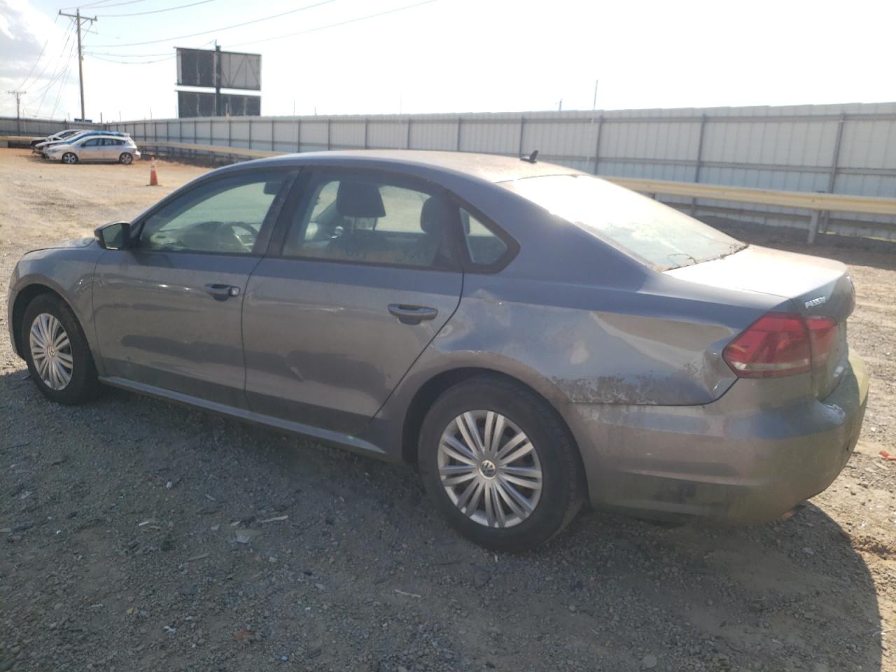 Изображение 2 2014 VOLKSWAGEN PASSAT S 2014 с VIN 1VWAT7A37EC094040