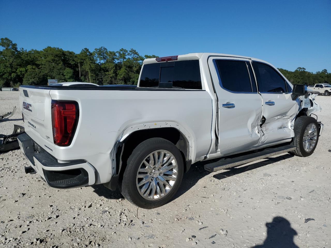 Image 3 of 2019 GMC SIERRA K1500 DENALI 2019 with VIN 1GTU9FEL1KZ377562