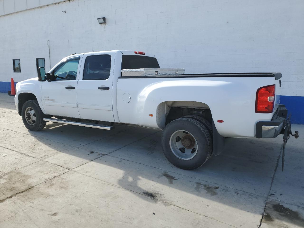 Image 2 of 2010 GMC SIERRA C3500 2010 with VIN 1GT7C2B66AF105787
