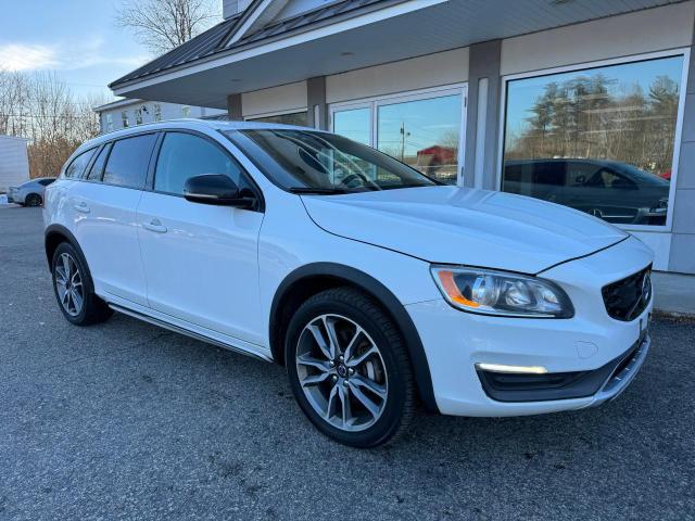 2016 VOLVO V60 CROSS COUNTRY PREMIER 2016 image