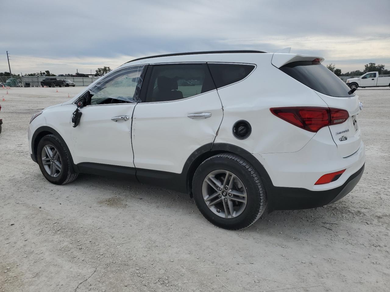Obraz 2 z 2018 HYUNDAI SANTA FE SPORT  2018 z VIN 5NMZU3LB7JH052477