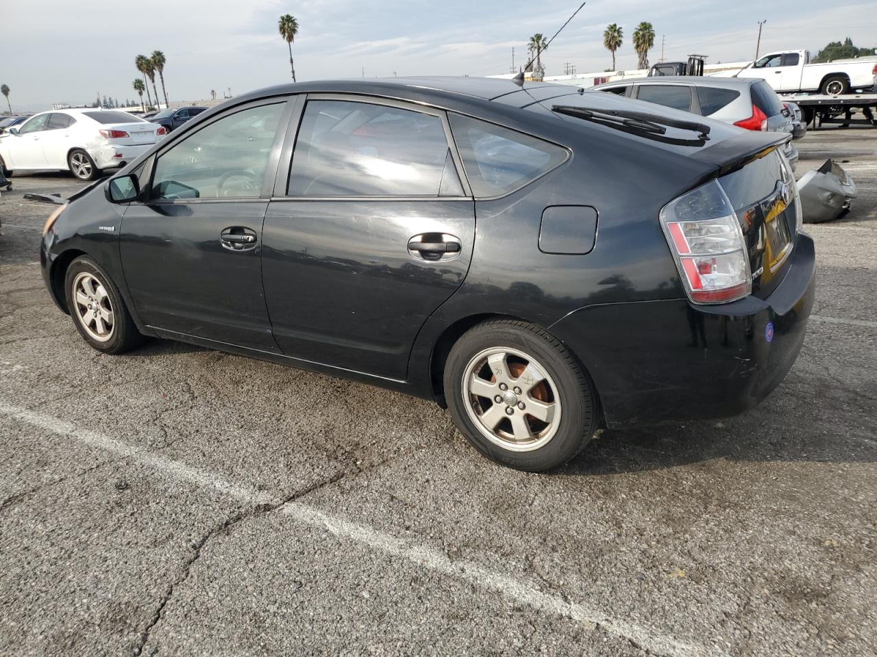 Image 2 of 2004 TOYOTA PRIUS  2004 with VIN JTDKB20U040028453