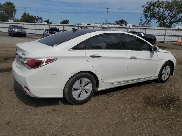 Image 3 of 2015 HYUNDAI SONATA HYBRID 2015 with VIN KMHEC4A44FA137964