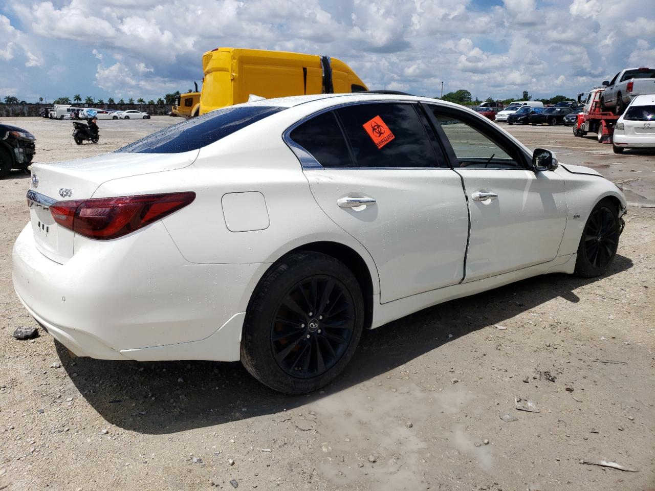 Obraz 3 z Infiniti Q50 Luxe 2018 z VIN JN1EV7AR0JM611155