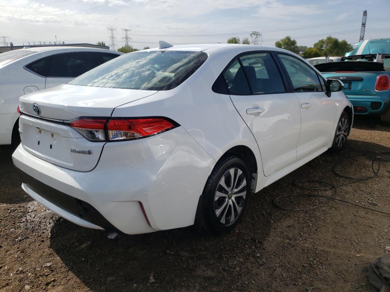 Obraz 3 z 2022 TOYOTA COROLLA LE 2022 z VIN JTDEAMDE1NJ040671