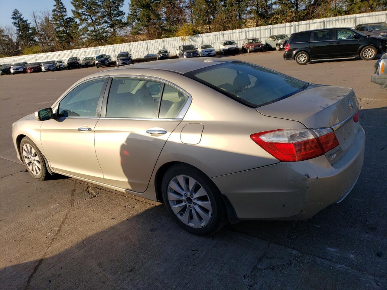Image 2 of Honda Accord Exl 2015 with VIN 1HGCR2F8XFA117696