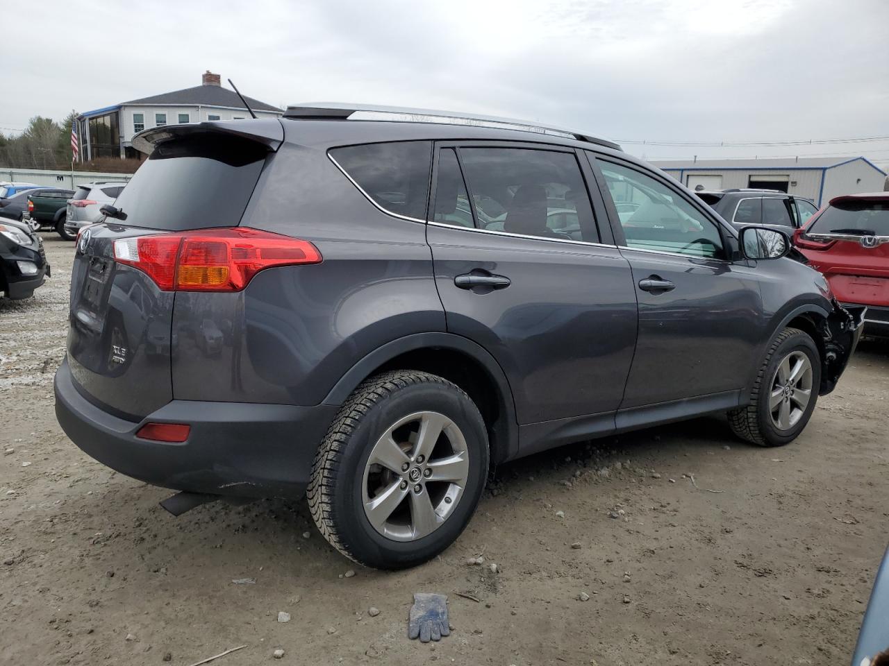 Image 3 of 2015 TOYOTA RAV4 XLE 2015 with VIN 2T3RFREV2FW366156