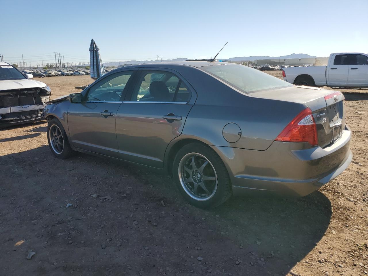 Image 2 of 2011 FORD FUSION SE 2011 with VIN 3FAHP0HA5BR166387
