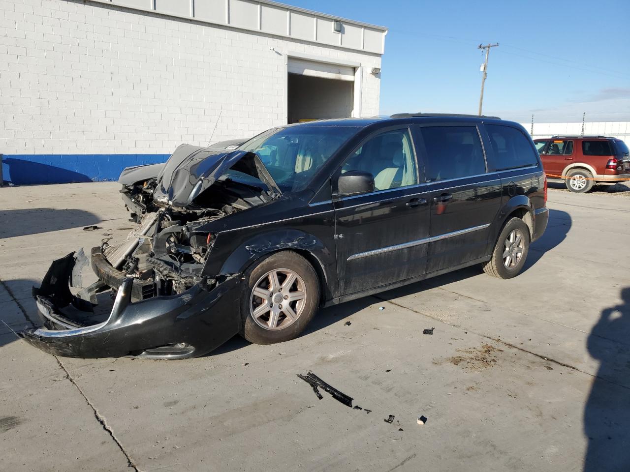 2013 CHRYSLER TOWN & COUNTRY TOURING 2013 image