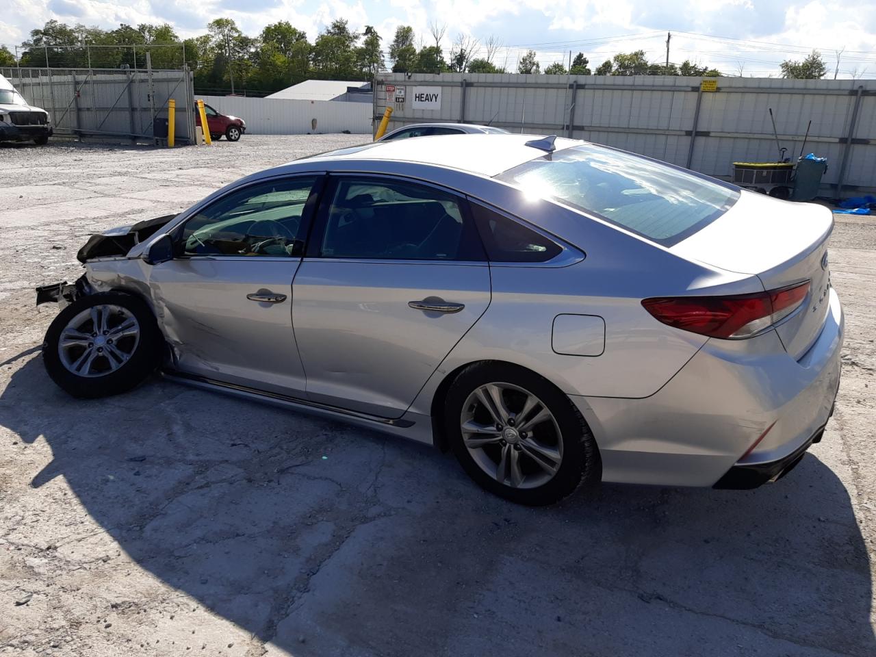 Изображение 2 2018 HYUNDAI SONATA SPORT 2018 с VIN 5NPE34AF1JH684861