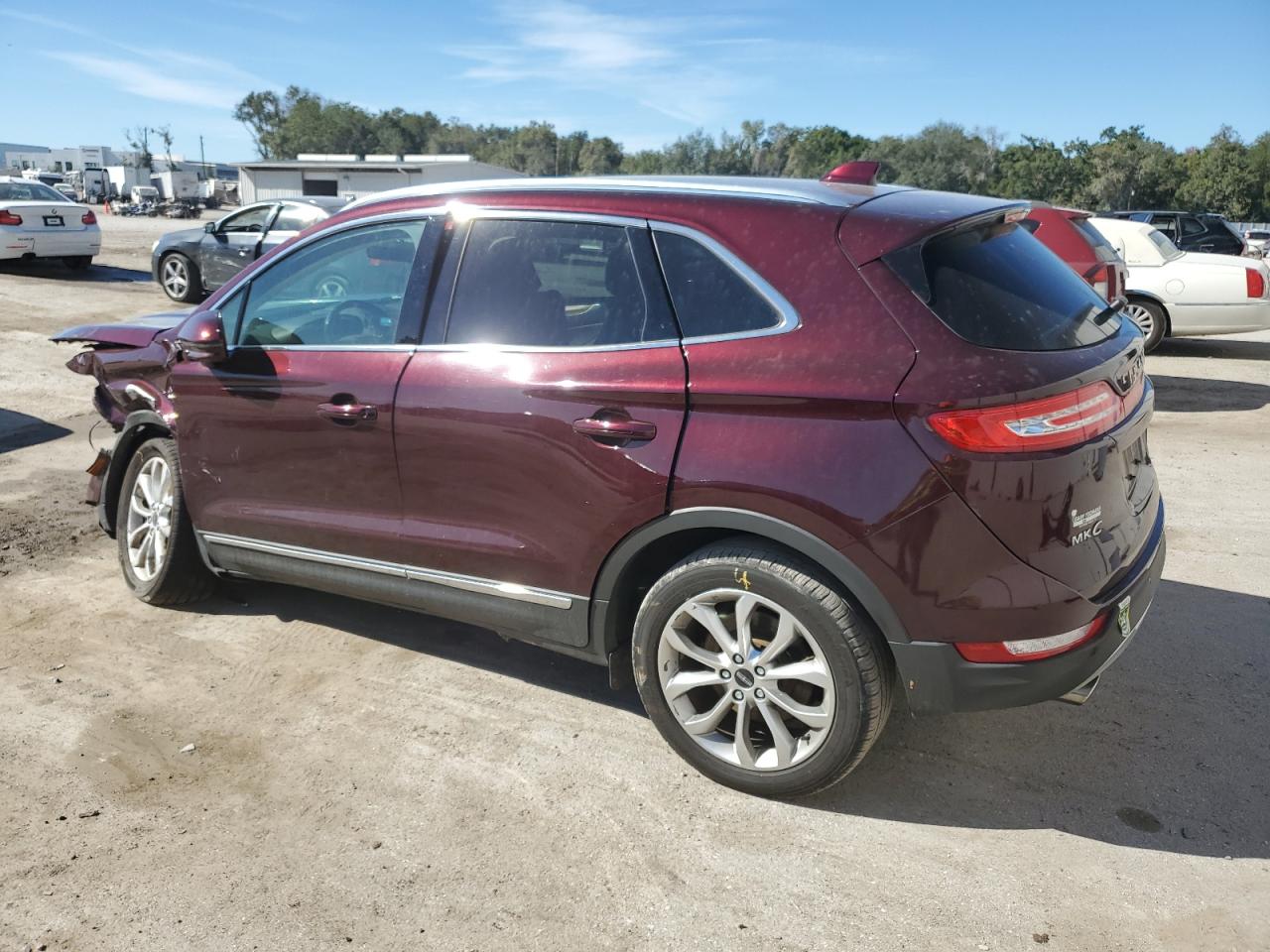 Image 2 of 2016 LINCOLN MKC SELECT 2016 with VIN 5LMCJ2D93GUJ11085