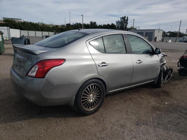Obraz 3 z 2013 NISSAN VERSA S 2013 z VIN 3N1CN7AP3DL864779
