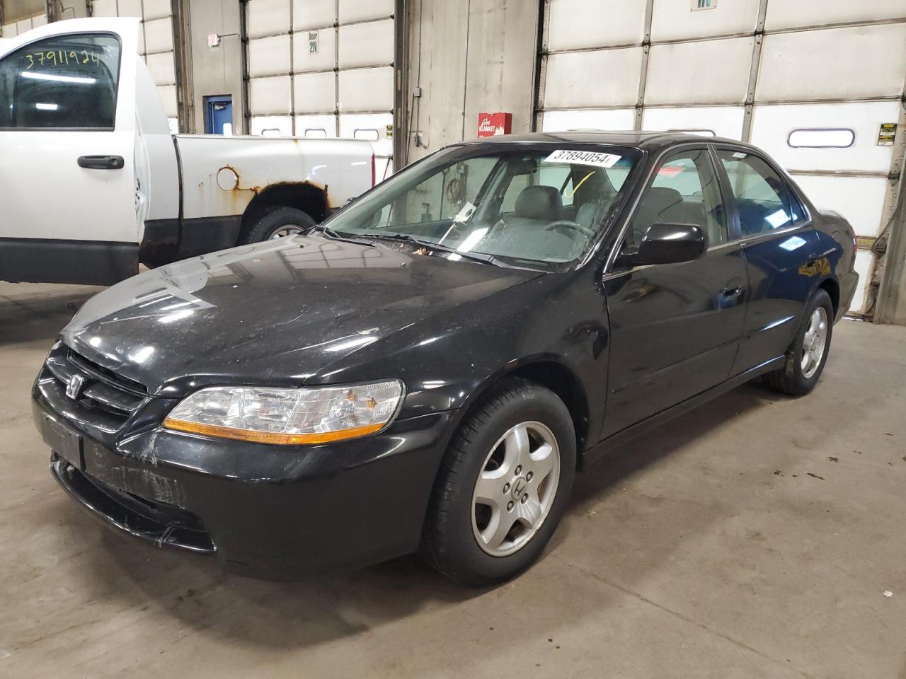 Image 1 of 1999 HONDA ACCORD EX 1999 with VIN 1HGCG1659XA045669