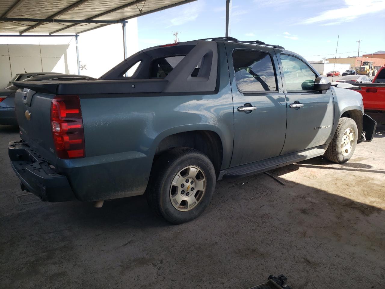 Image 3 of Chevrolet Avalanche Ls 2010 with VIN 3GNVKEE08AG210162