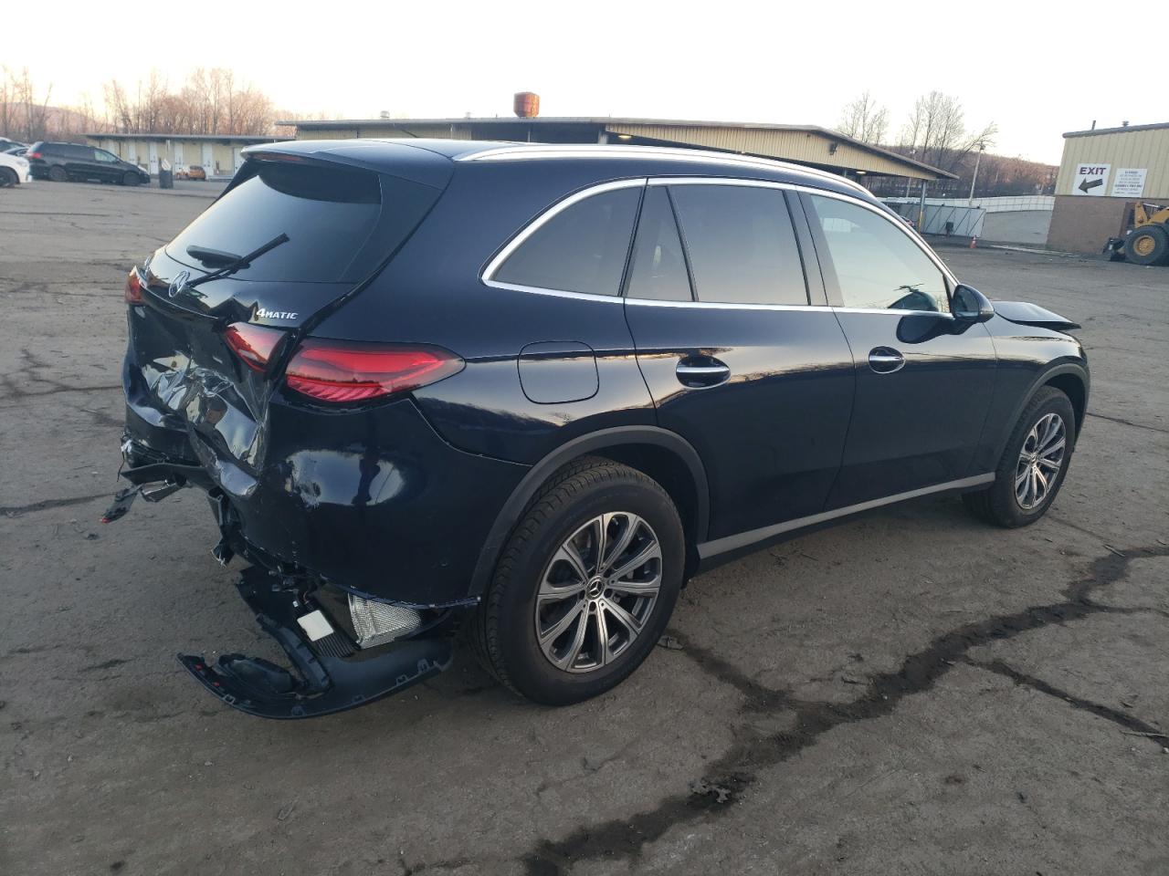 Изображение 3 2023 MERCEDES-BENZ GLC 300 4MATIC 2023 с VIN W1NKM4HB4PF050443