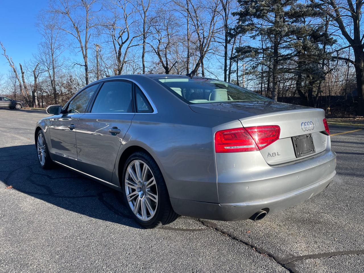Obraz 3 z 2012 AUDI A8 L QUATTRO 2012 z VIN WAURVAFD5CN008401