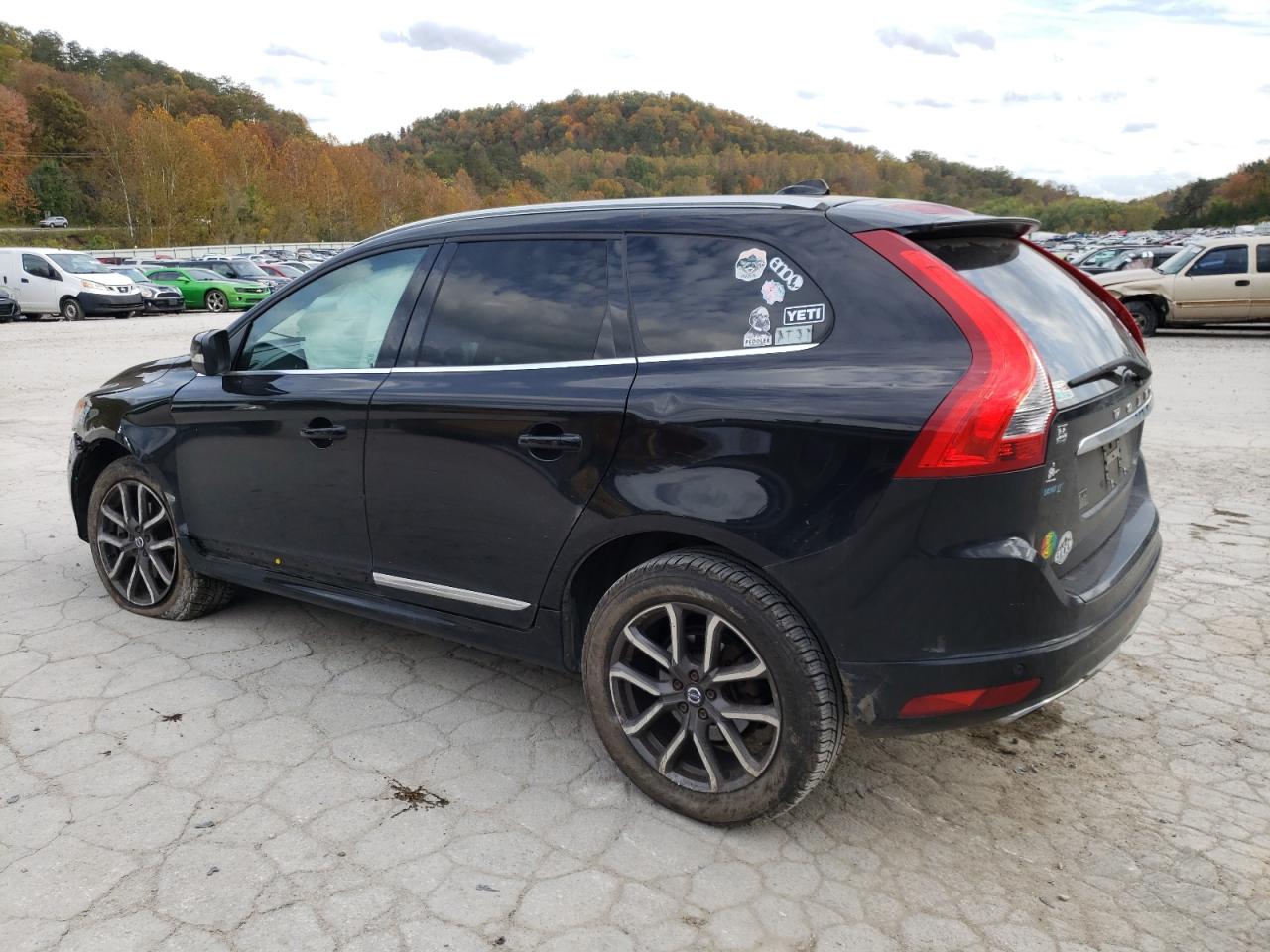 Obraz 2 z 2016 VOLVO XC60 T6 PREMIER 2016 z VIN YV449MRK1G2872346