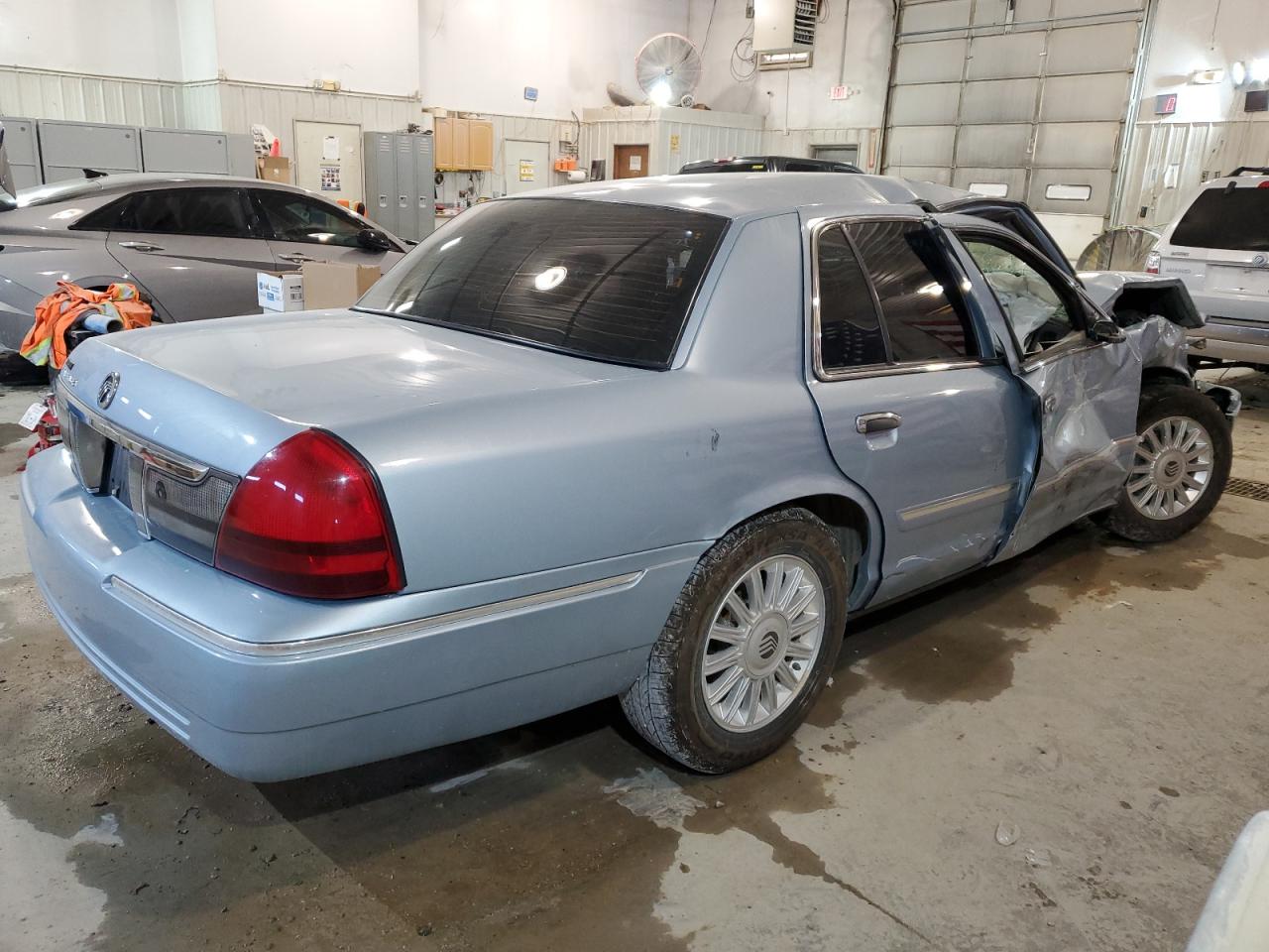 Image 3 of Mercury Grand Marquis Ls 2010 with VIN 2MEBM7FVXAX630604
