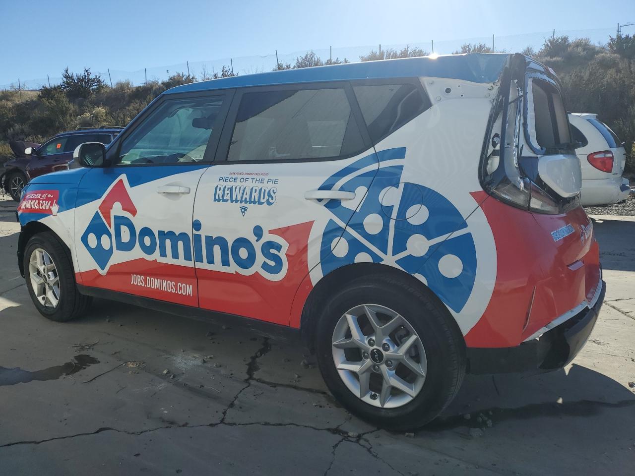 Изображение 2 2023 KIA SOUL LX 2023 с VIN KNDJ23AU6P7870645