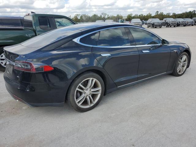 Obraz 3 z 2014 TESLA MODEL S  2014 z VIN 5YJSA1H11EFP44983