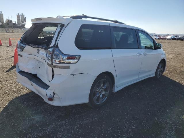 Image 3 of 2018 TOYOTA SIENNA SE 2018 with VIN 5TDXZ3DC4JS925308