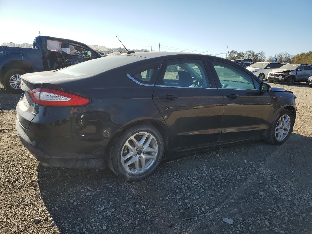 Image 3 of 2015 FORD FUSION SE 2015 with VIN 1FA6P0H72F5117202