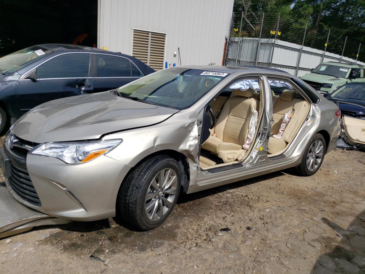 Image 1 of 2017 TOYOTA CAMRY LE 2017 with VIN 4T1BF1FKXHU634003