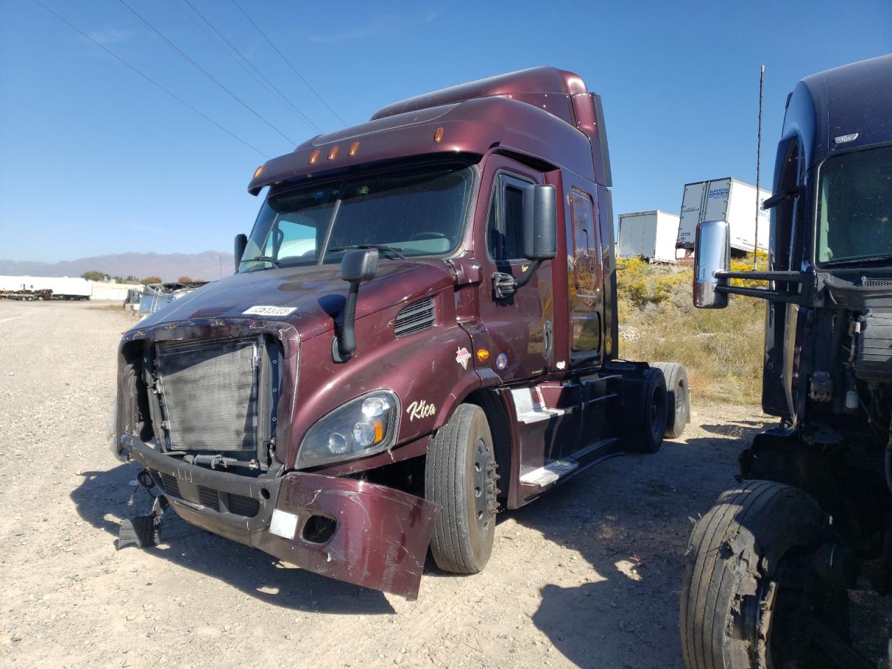 Image 2 of 2019 FREIGHTLINER CASCADIA 113  2019 with VIN 3AKJGHDV4KSKP8922