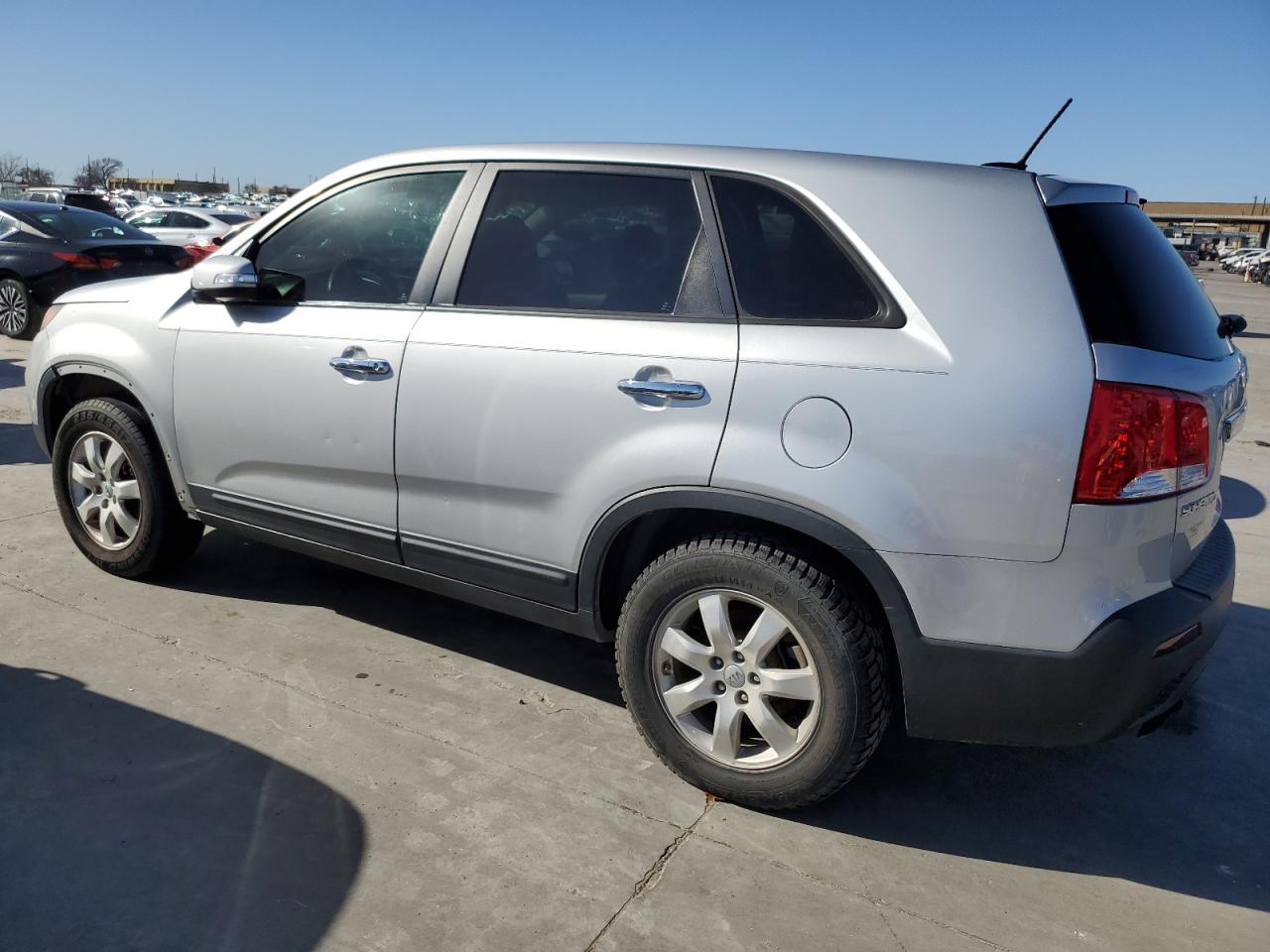 Image 2 of 2013 KIA SORENTO LX 2013 with VIN 5XYKT4A1XDG391494