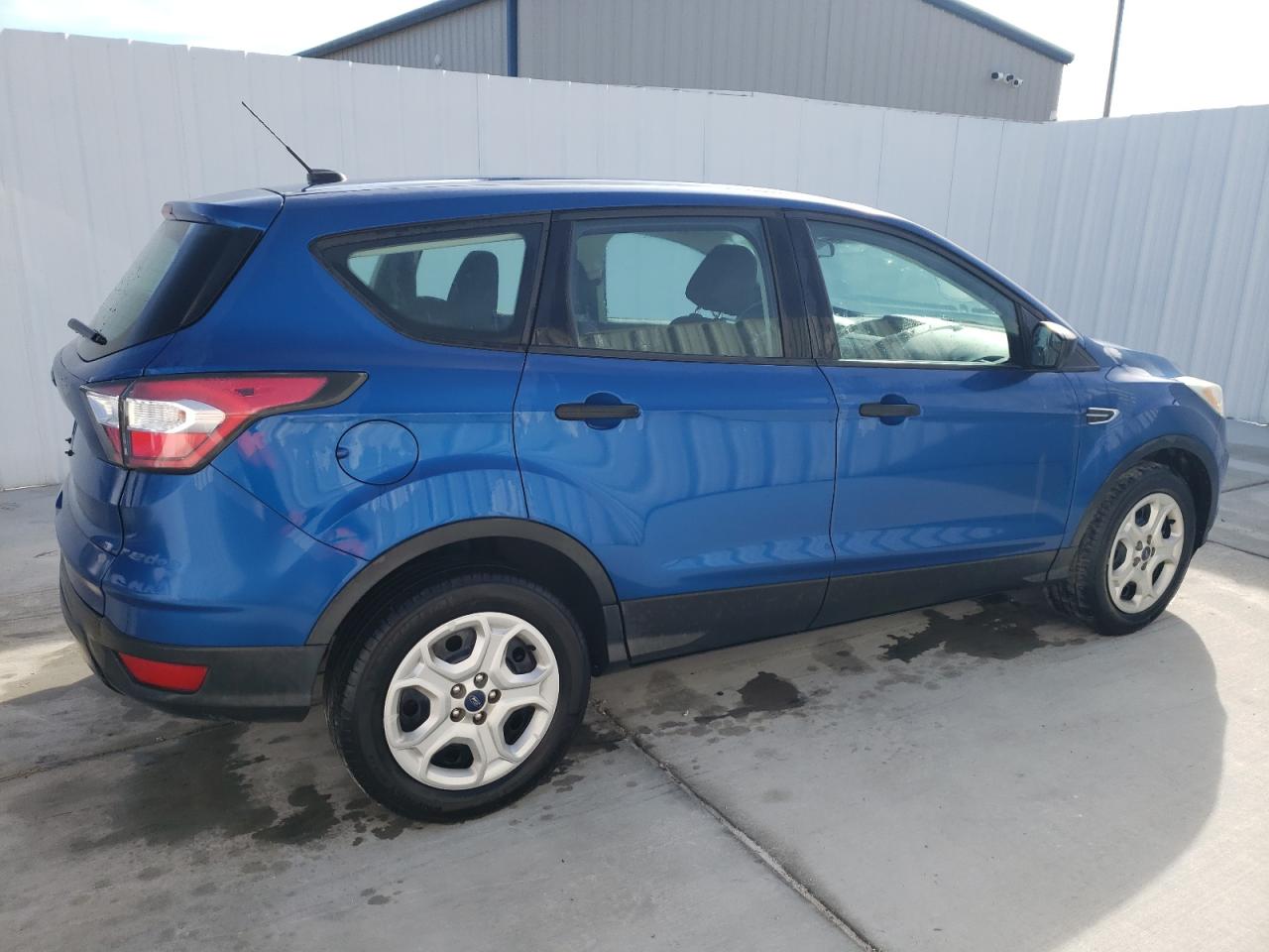 Изображение 3 2017 FORD ESCAPE S 2017 с VIN 1FMCU0F78HUA62509