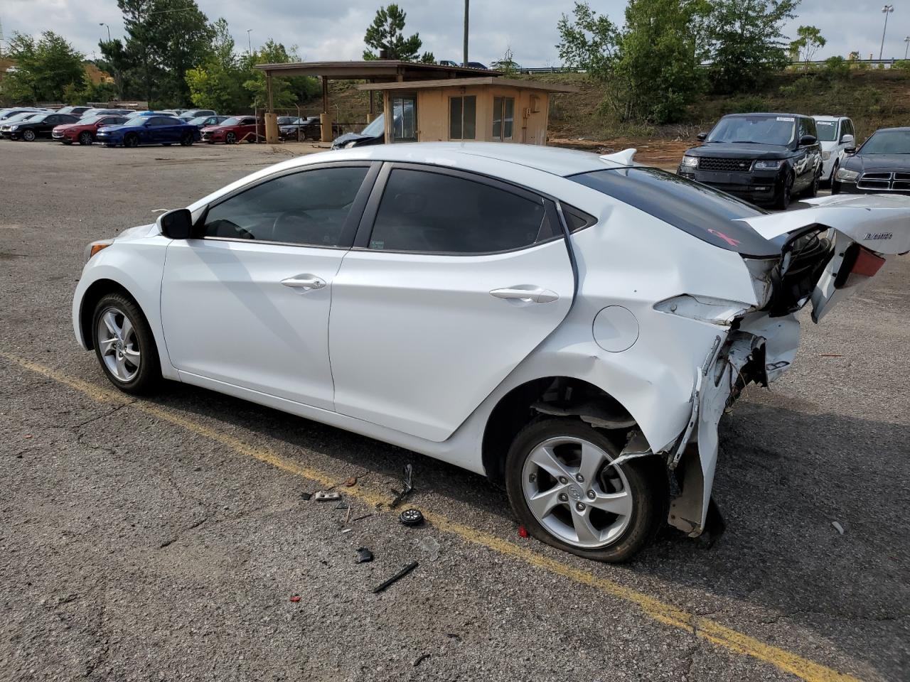 Image 2 of Hyundai Elantra Se 2015 with VIN 5NPDH4AE0FH567719