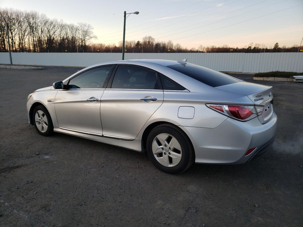 Изображение 2 2011 HYUNDAI SONATA HYBRID 2011 с VIN KMHEC4A48BA004411