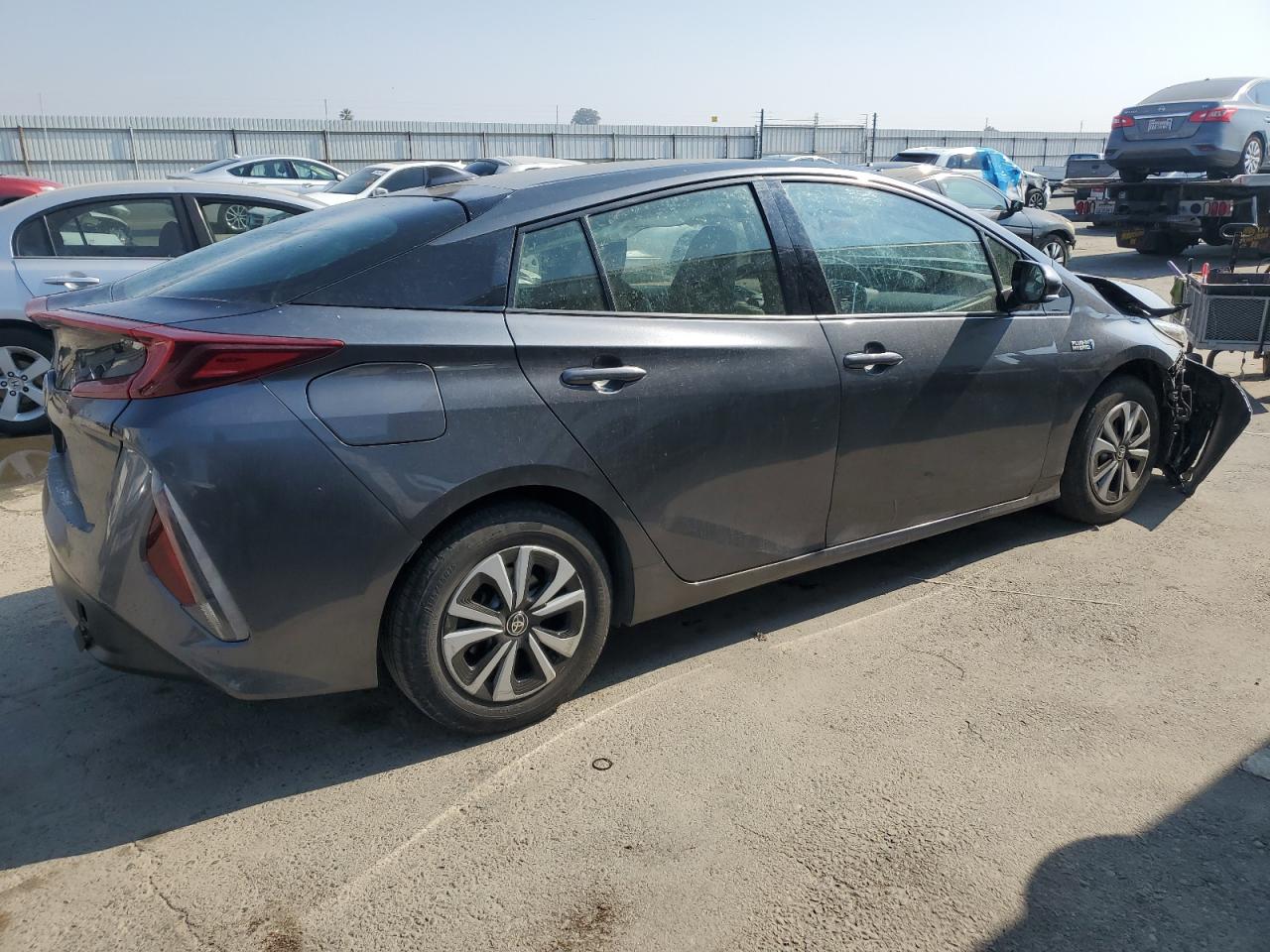 Изображение 3 2017 TOYOTA PRIUS PRIME  2017 с VIN JTDKARFP2H3067501