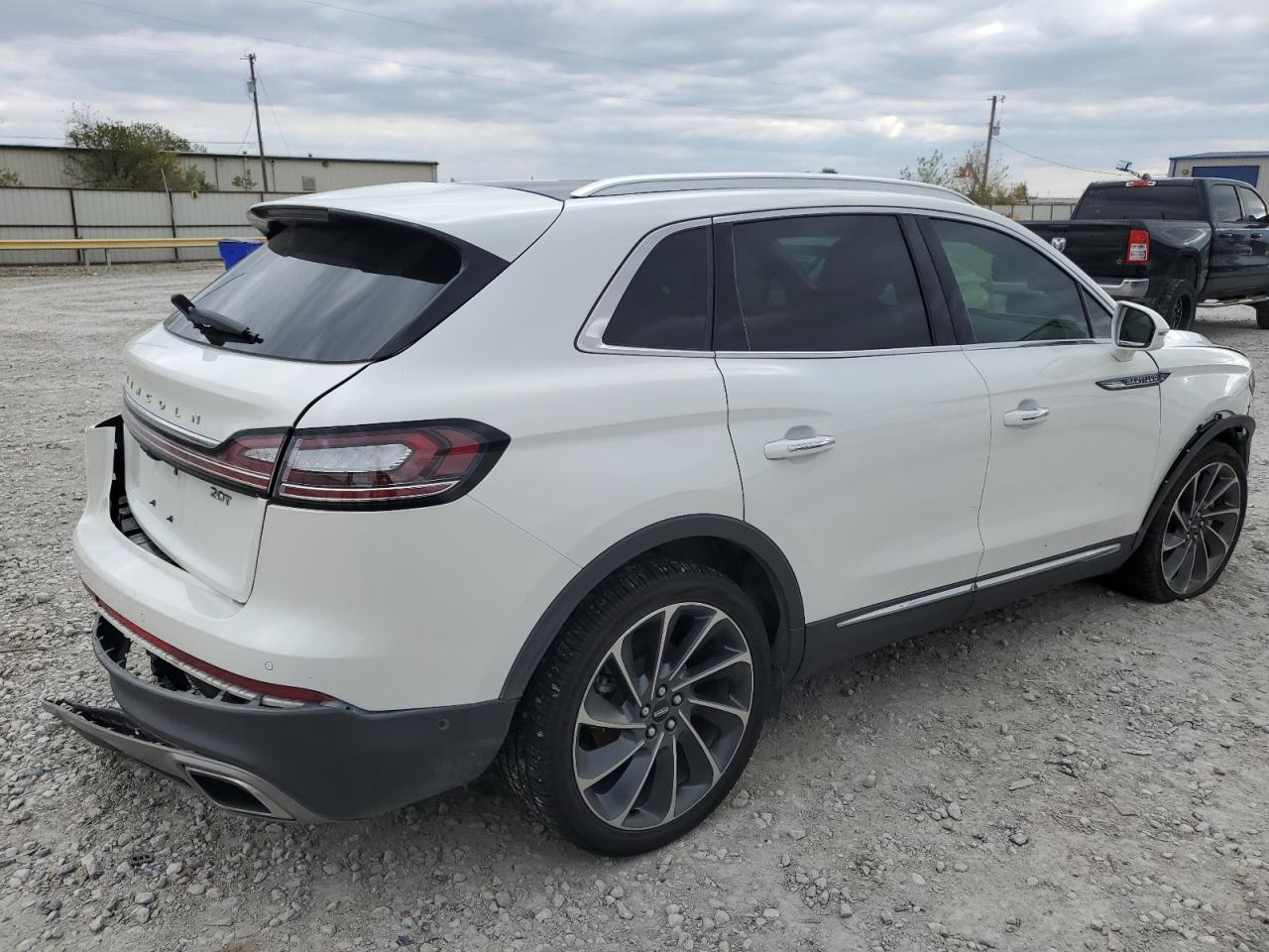 Изображение 3 2020 LINCOLN NAUTILUS RESERVE 2020 с VIN 2LMPJ6K92LBL21969